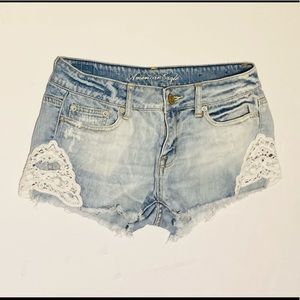 COPY - American Eagle Women’s distressed shorts size 2